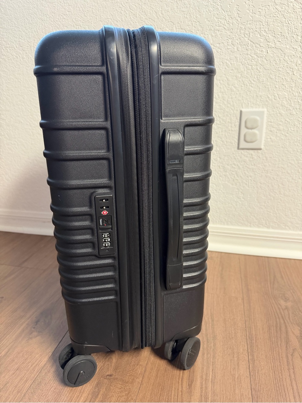 BEIS Black Carry-On Roller - Picture 5 of 16